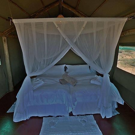 Suricate Tented Lodge มาเรียนทอล ภายนอก รูปภาพ