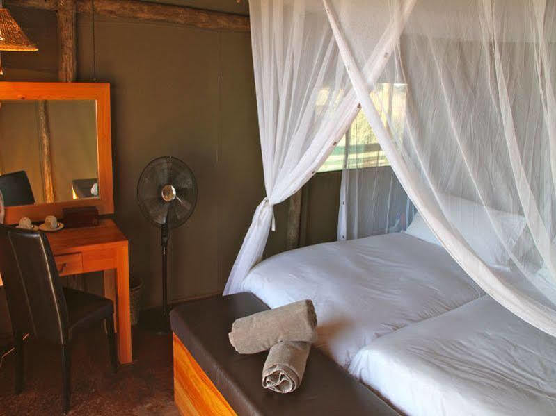 Suricate Tented Lodge มาเรียนทอล ภายนอก รูปภาพ